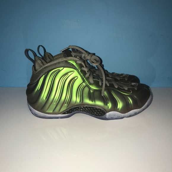 Foamposite Ones Tiger Stripes match crewneck sweaters